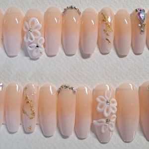 Press on nails